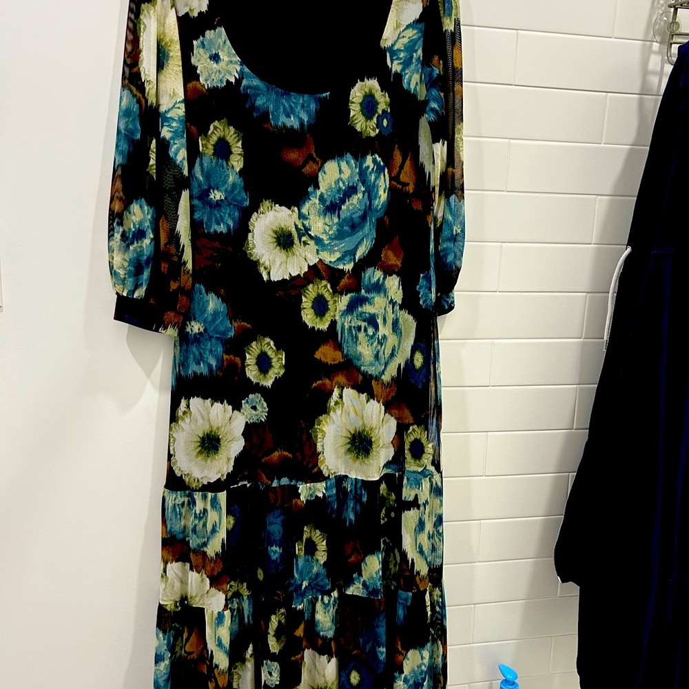 Connected Apparel Black and Blue Long Sleeve Dress